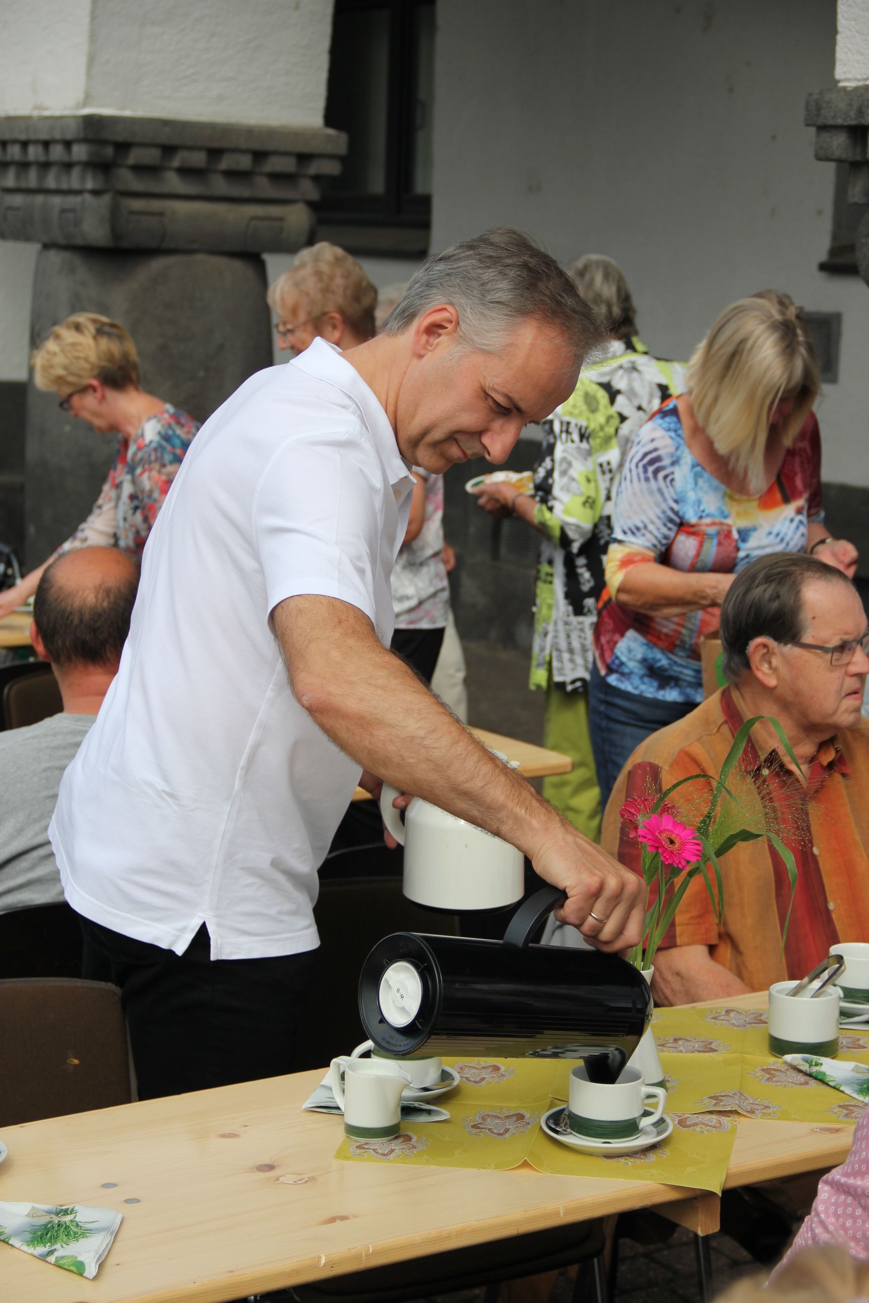 „Cafe am Rathaus“ und „Du bes Porz“